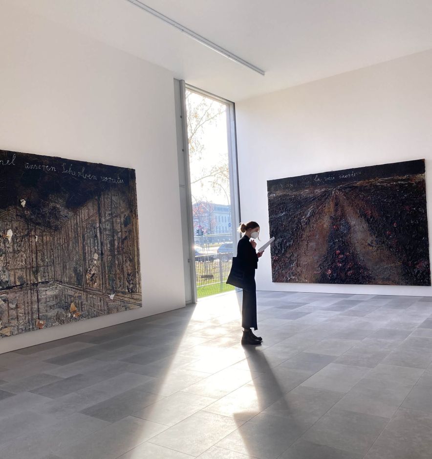 Galerie mit Gemälden von Anselm Kiefer